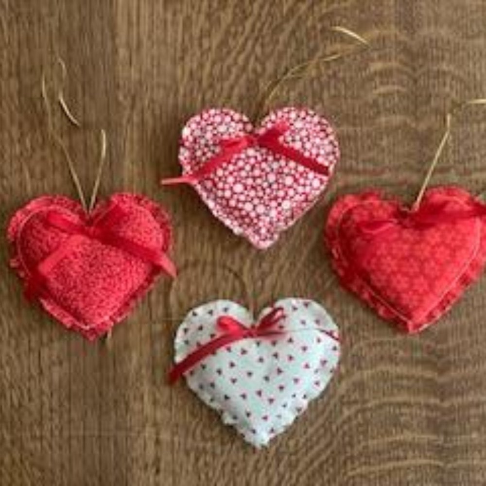 Hearts. Set of 4. Lavender scented. Hand Crafted. New. - Picture 1 of 1
